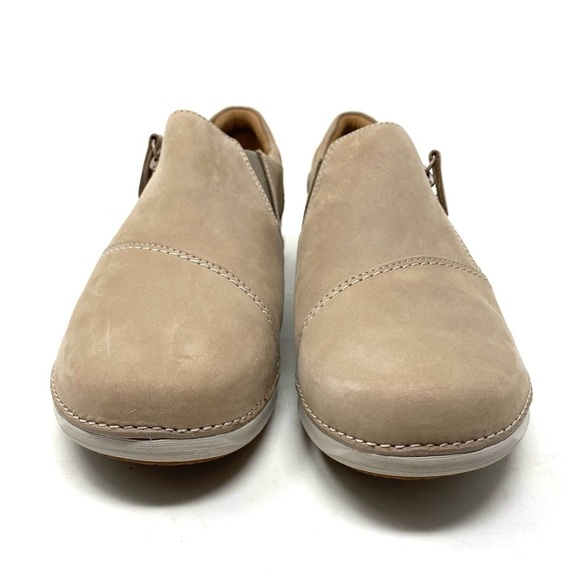 CLARKS Appley Zip Loafer in Sand Nubuck - Picture 4 of 8
